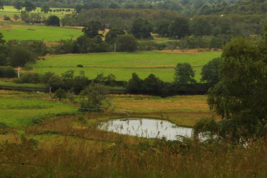 İskoçya 'nın tepelerinden derelere, nehirlere ve göllere bir manzara