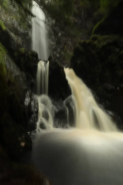 Eau Écrase Travers Les Collines Écosse — Photo