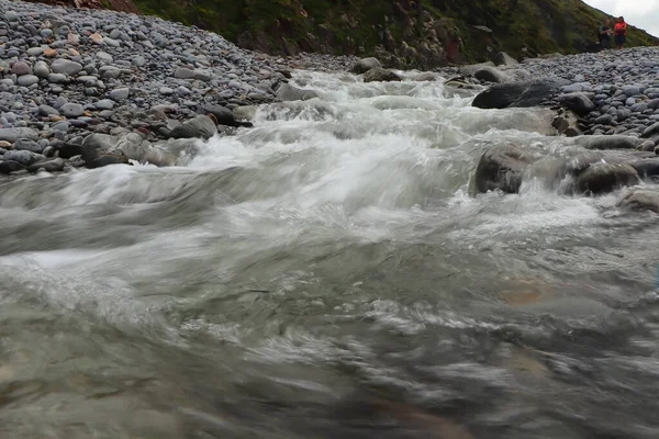 Heddon Rivier Stroomt Door Vallei Rotsachtige Grond — Stockfoto