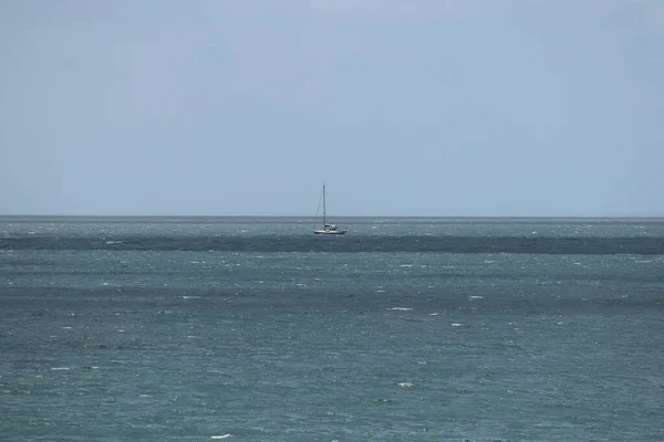 Sailboat Riding Choppy Waves Cornish Coast — Stock Photo, Image