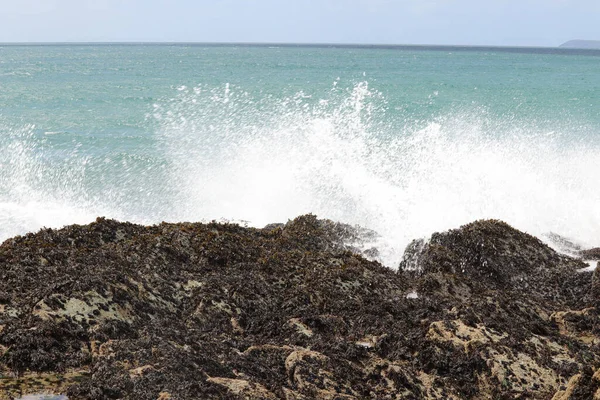 Stormy Waves Crashing Lansallos Rocks — Stock Photo, Image