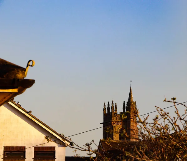 Toren Van All Saints Kerk Hertford Met Een Heldere Blauwe — Stockfoto