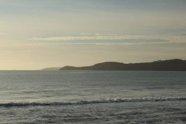 Panoramik bir çekim, İngiltere 'nin güney kıyısındaki bir yarımadada, Cornwall' da, St Austell kasabasının dışında.