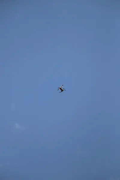 Drohne Kreist Durch Den Klaren Blauen Himmel Teneriffas — Stockfoto