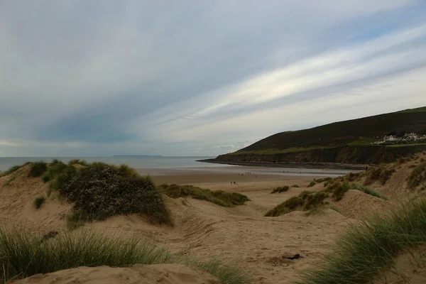 Dunas Arena Cubiertas Hierba Detrás Playa Saunton Norte Devon Ondeando —  Fotos de Stock