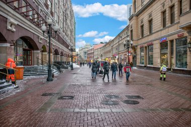 Moskova, Rusya - 15 Ocak 2021: Eski Arbat Caddesi Moskova 'da Noel için süslendi.