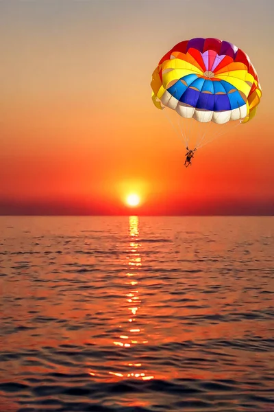 Gleitschirmfliegen Mit Dem Fallschirm Vor Blauem Himmel — Stockfoto