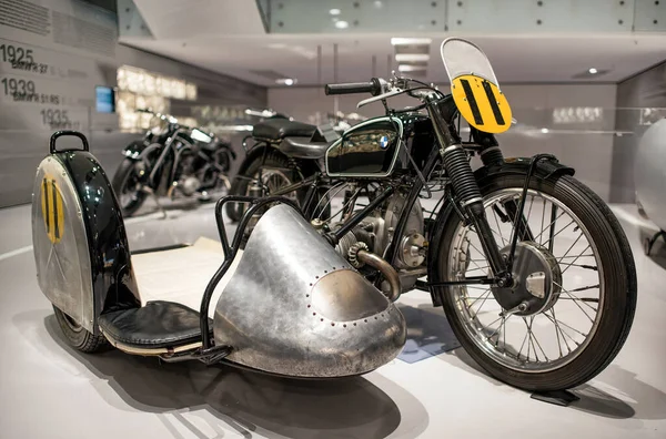 ミュンヘン ドイツ 9月14 2018 ギャラリー内の古いBmwオートバイ Bmwミュージアム — ストック写真
