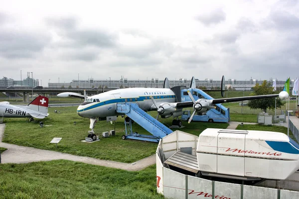 Besucherservice Flughafen Municn Alte Propellerflugzeuge München Deutschland September 2018 — Stockfoto