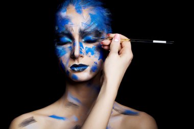 fantezi mavi kadınla makyaj