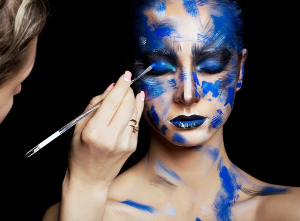 Mulher com fantasia azul compõem — Fotografia de Stock