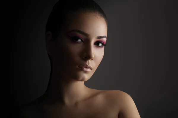 kadın güzel makyaj