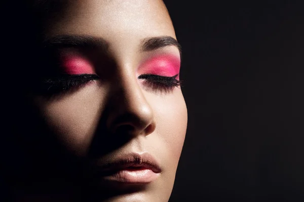 Mujer con hermoso maquillaje —  Fotos de Stock