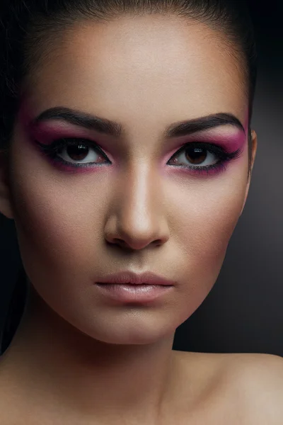 kadın güzel makyaj