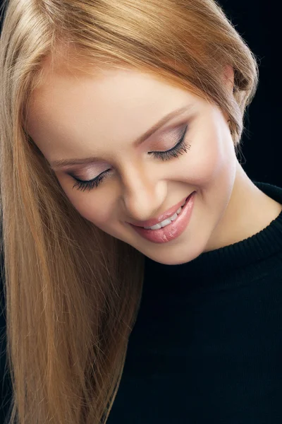 Mulher com cabelo de beleza — Fotografia de Stock