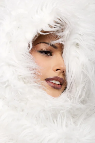 Hermosa mujer de piel blanca — Foto de Stock