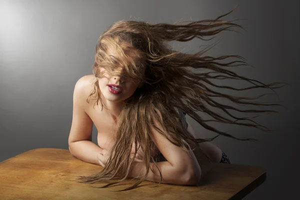 güzel kızıl saçlı kadın