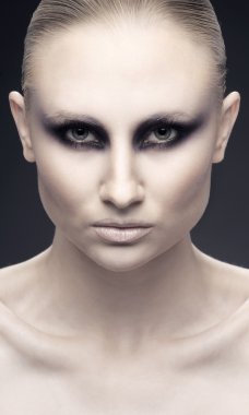 Genç güzel kadın.