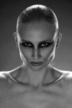 Genç güzel kadın.