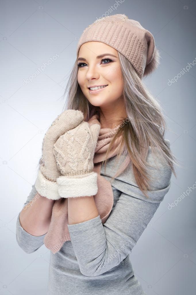 woman with hat and gloves