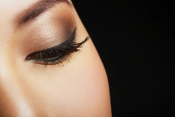 İnsan gözünün makro görüntüsü