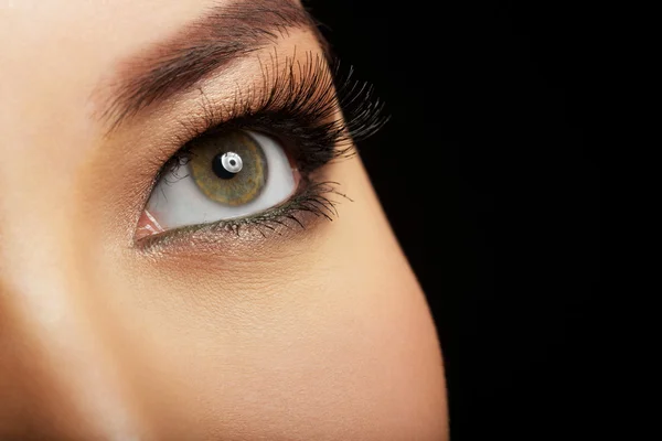 İnsan gözünün makro görüntüsü