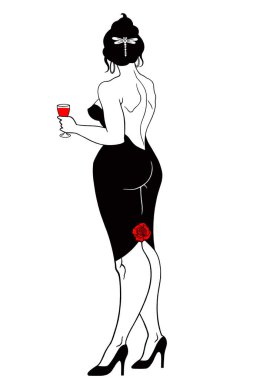 Bir bardak şarapla gece elbisesi giymiş şık bir kadın..