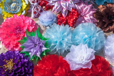 Yapay çiçek kumaş arka planını yaptı