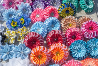 Yapay çiçek kumaş doku arka planını yaptı