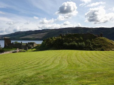 İskoçya 'daki kilidin kıyısındaki urqart kalesinin rünleri, Büyük Britanya