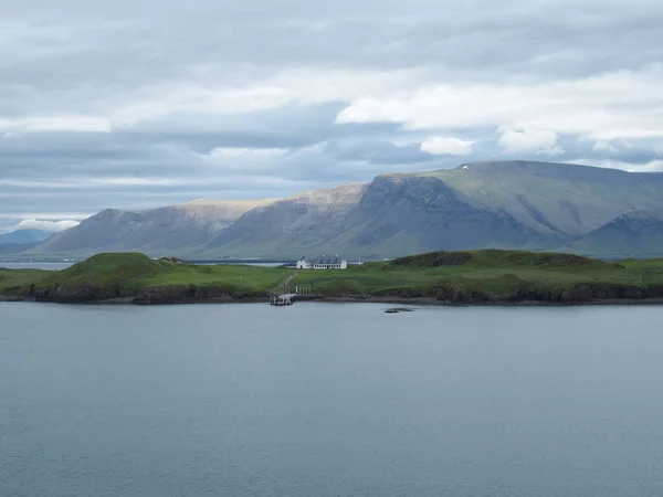 Natura Travolgente Margini Della Capitale Islandese Reykjavik Nel Mezzo Residenza — Foto Stock