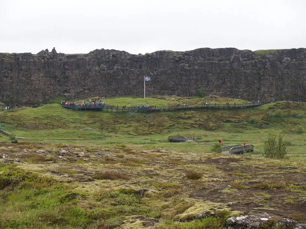 Şeydeki Althing (Alping) İzlanda 'daki Vikingler' in ilk parlamentosuydu, bugün burası İzlandalıların ulusal mirasına ait.