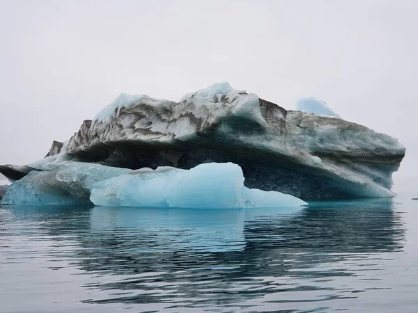Iceberg Com Inclusões Sujeira Godthaabsfjord Groenlândia — Fotografia de Stock