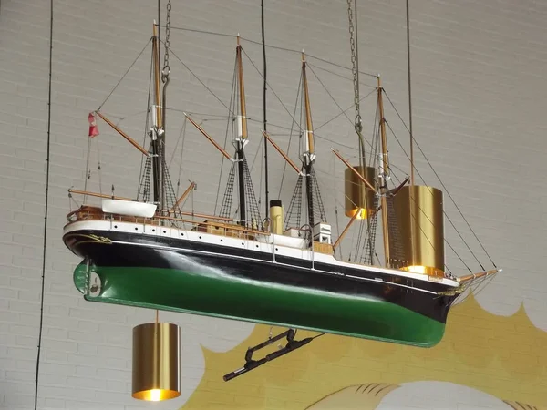 Qaqortog Zlanda Daki Gertrud Rast Kilisesi Nde Gemi Modeli — Stok fotoğraf