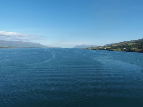 Akureyri Fjord Icleland 朝内陆方向 — 图库照片