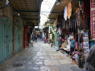İsrail 'in eski Kudüs şehrinde çarşı