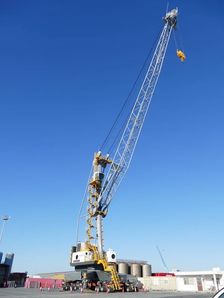 Mobile Heavy Duty Crane Port Area Limassol Lemesos Cyprus — Stock Photo, Image