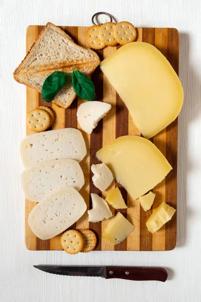 Кусочки Голландского Сыра Edam Голландский Козлиный Сыр Вид Сверху — стоковое фото