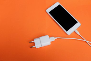 Smartphone Arkaplanda Şarj Cihazıyla Bağlantıları Kapat 