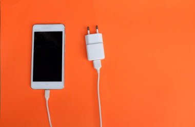 Smartphone Arkaplanda Şarj Cihazıyla Bağlantıları Kapat 