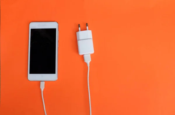 Smartphone Arkaplanda Şarj Cihazıyla Bağlantıları Kapat 