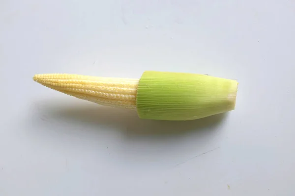 One Fresh Yellow Young Baby Corn Cob Isolate White Background — Stock Photo, Image