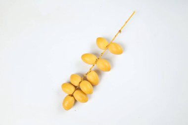  Taze palmiye anka kuşu dactylifera ya da beyaz arka planda izole hurma ağacı meyvesi