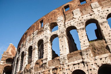 Roma 'nın ünlü Colouseum' u İtalya 'nın en ikonik cazibelerinden biridir.