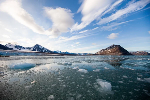 Gletsjers Ijsstromen Rond Eilanden Spitsbergen — Stockfoto