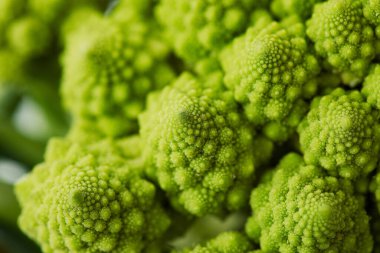 Beyaz arka planda taze diyet tarım Romansı karnabahar