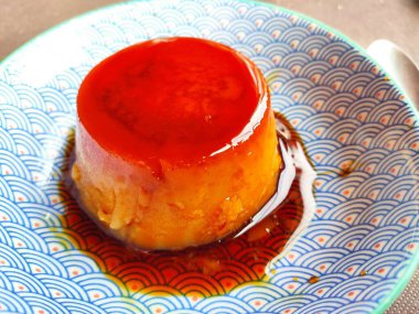 Tocinos de cielo, tipik yumurta kreması karamel, Nava, Asturias, İspanya