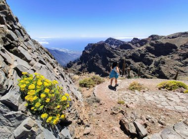 Roque de los Muchachos 'dan panoramik manzara, La Palma' nın en yüksek dağı, Kanarya Adaları, İspanya