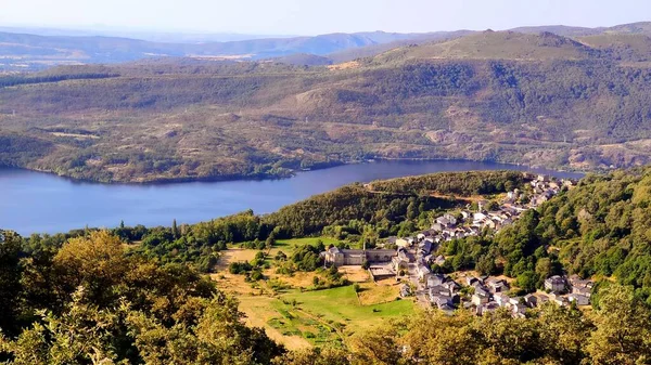 San Martin Castaneda Dorp Sanabria Lake Achtergrond Sanabria Natuurpark Provincie — Stockfoto