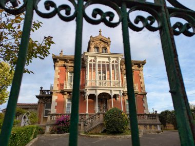 Colloto, Asturias, İspanya; 10 Kasım 2025: Santa Rita Sanatoryumu, 1900, Oviedo belediyesinin Colloto kasabasında bir 